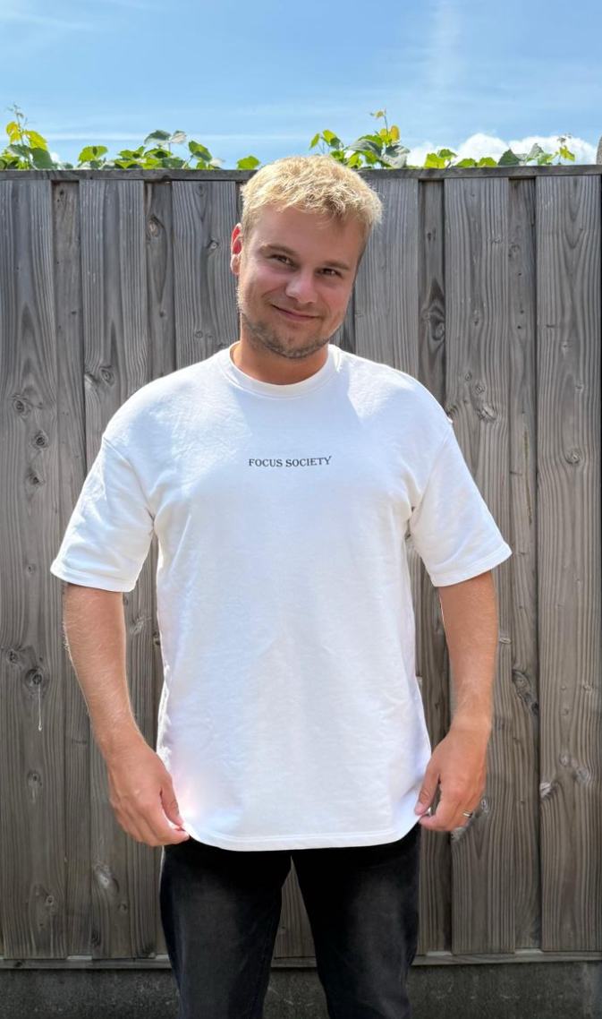 WHITE FOCUS T-SHIRT