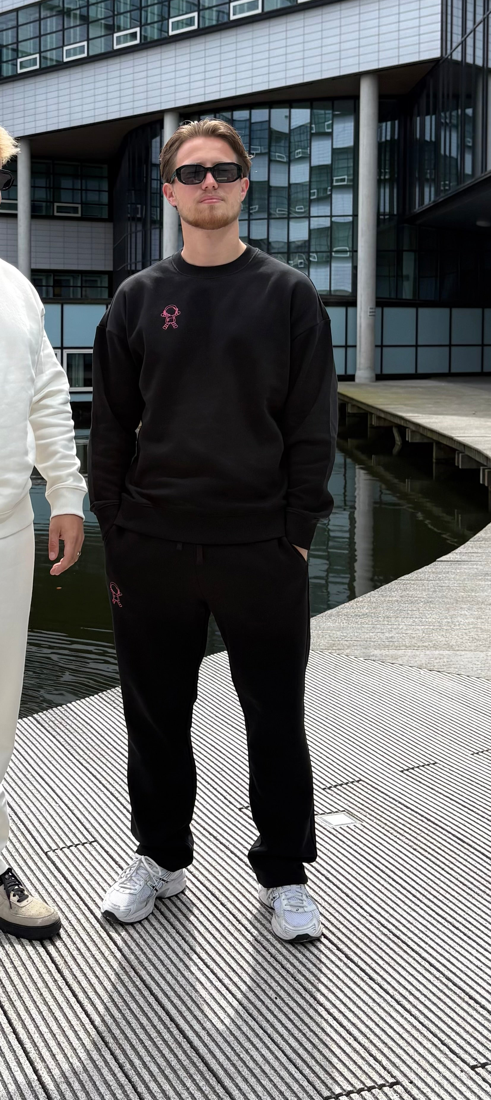 COMFY OVERSIZED PANTS FIT- BLACK